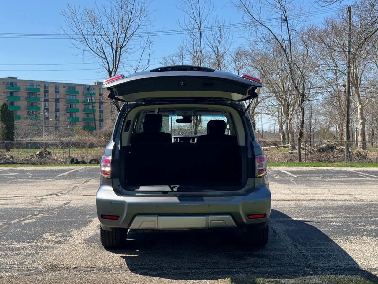 Nissan Armada Platinum AWD 2017