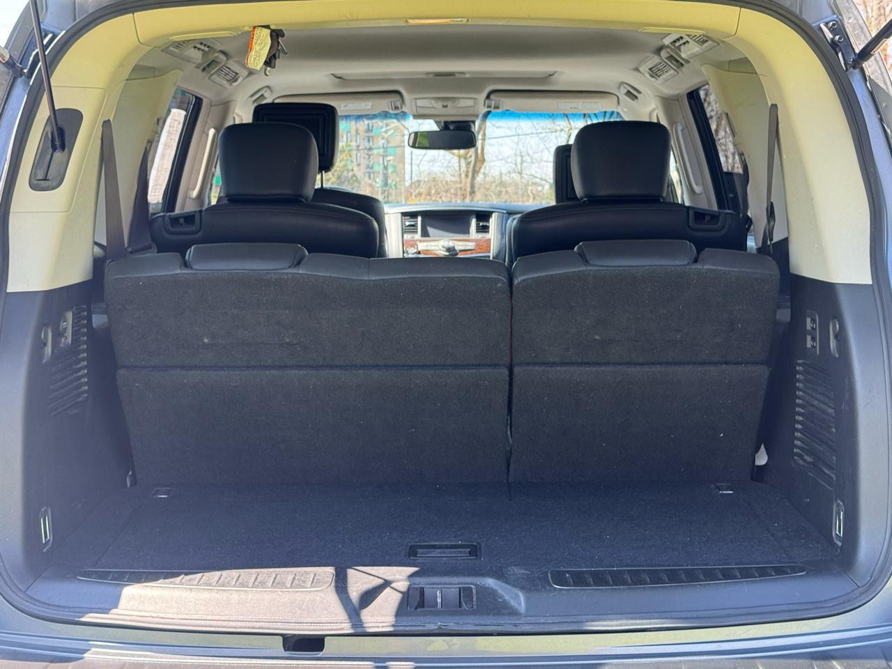 Nissan Armada Platinum AWD 2017