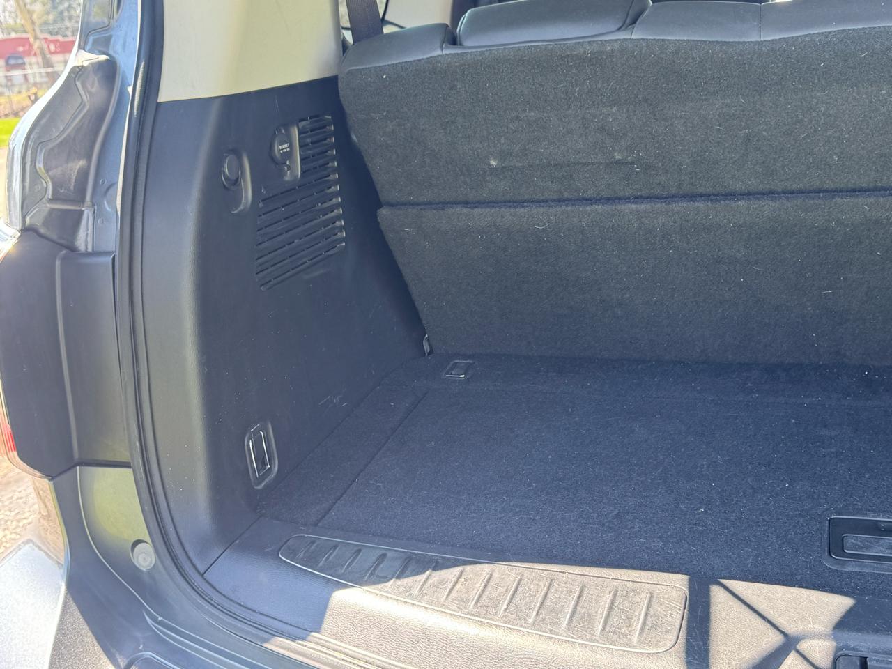 Nissan Armada Platinum AWD 2017