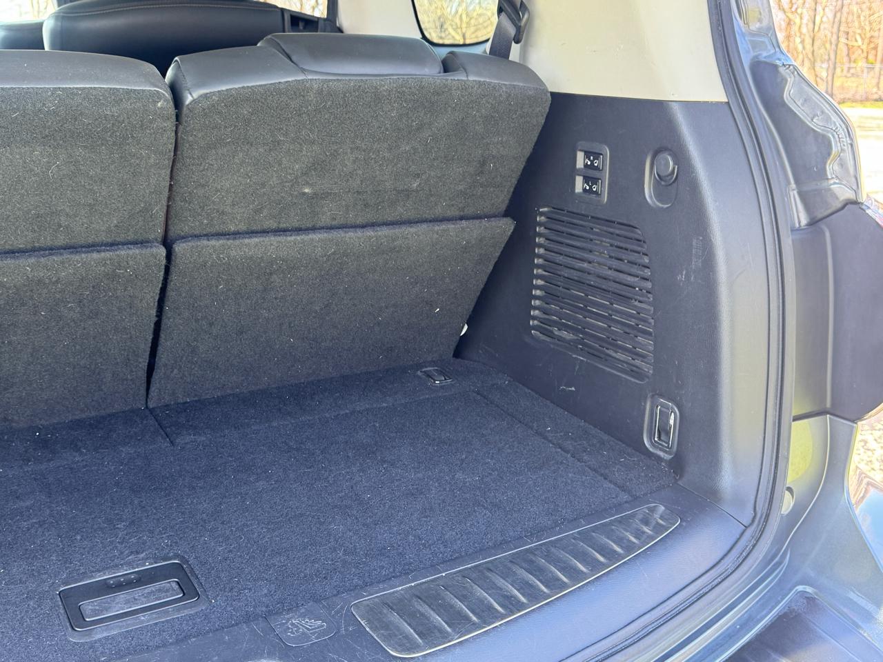 Nissan Armada Platinum AWD 2017