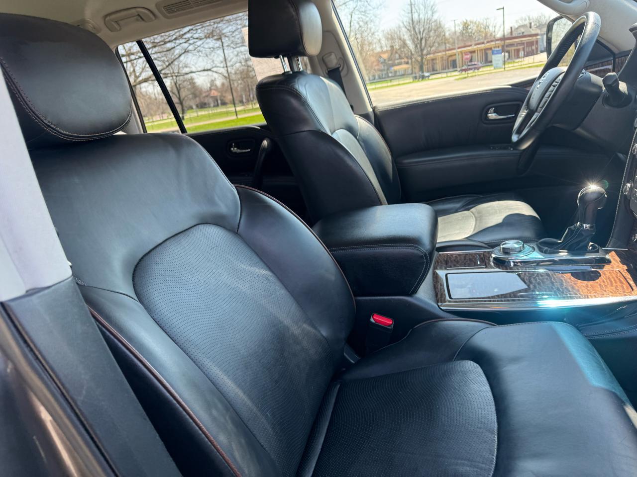 Nissan Armada Platinum AWD 2017