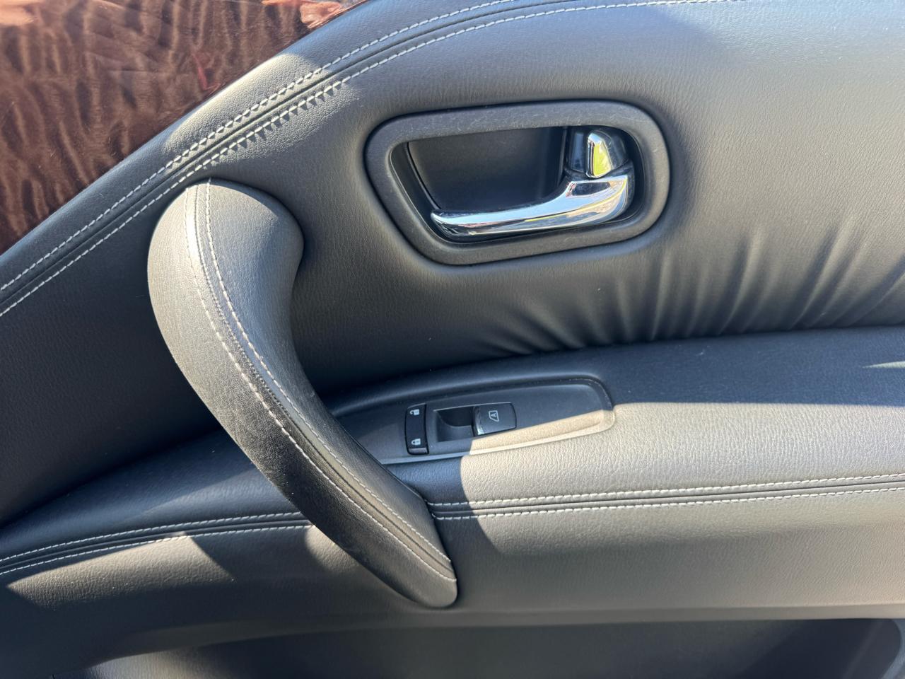 Nissan Armada Platinum AWD 2017