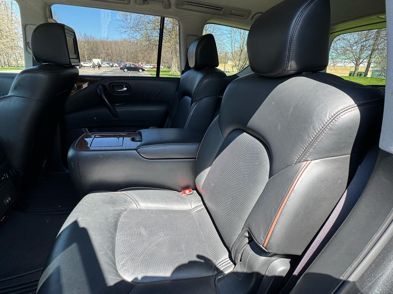 Nissan Armada Platinum AWD 2017