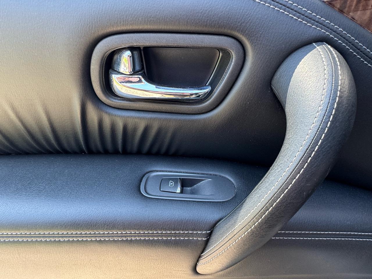 Nissan Armada Platinum AWD 2017