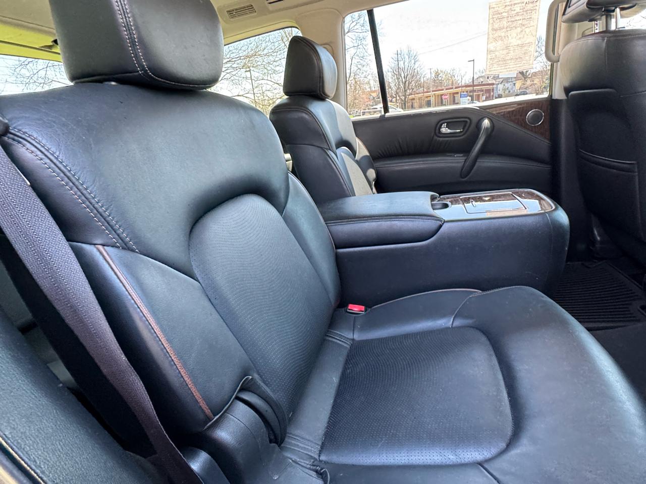 Nissan Armada Platinum AWD 2017