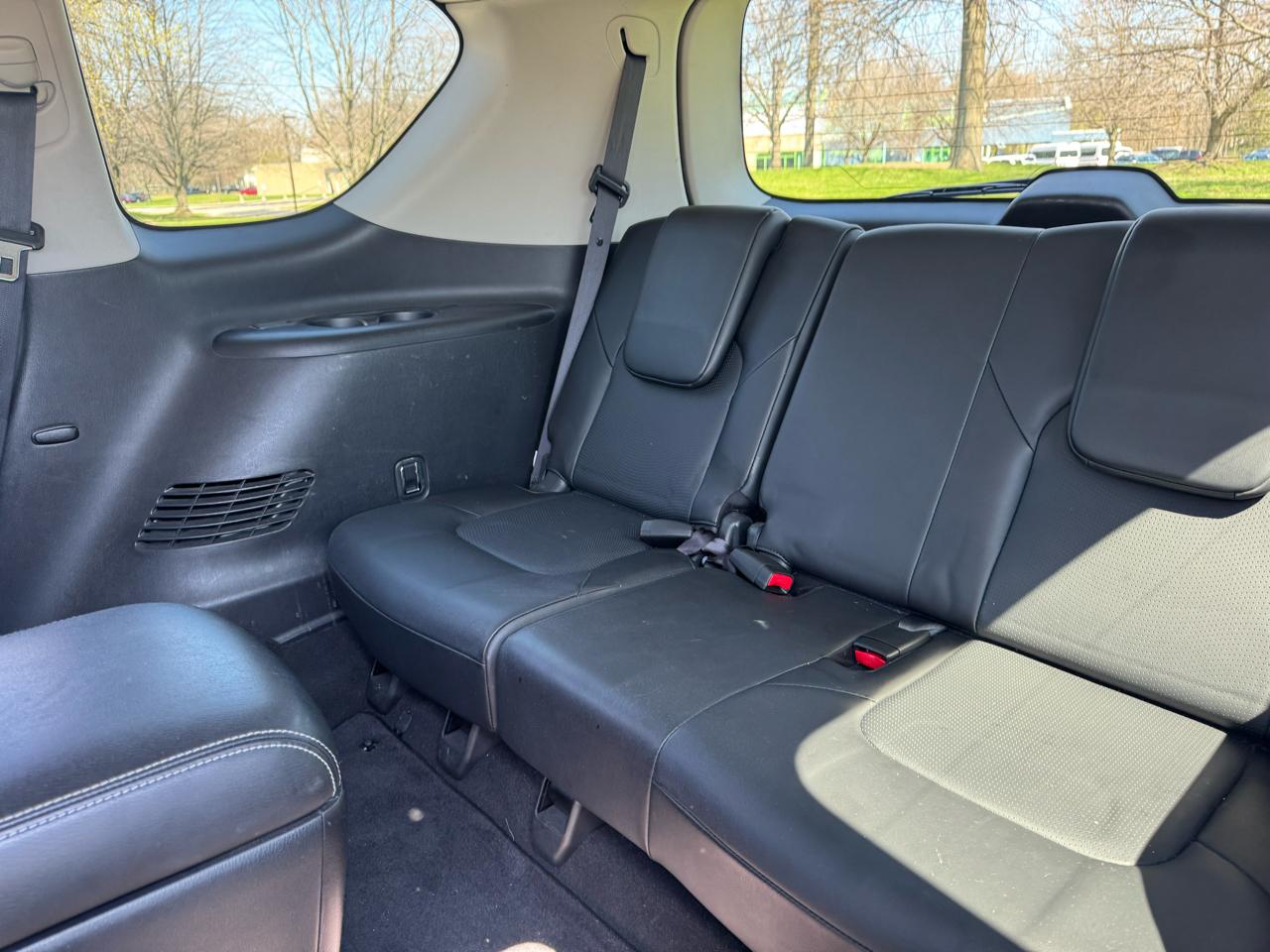 Nissan Armada Platinum AWD 2017