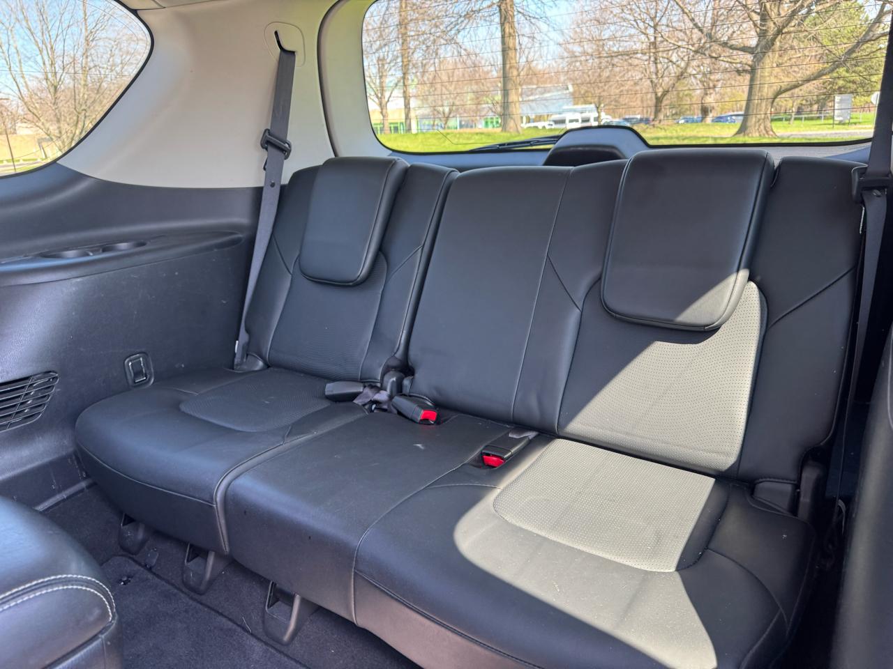 Nissan Armada Platinum AWD 2017