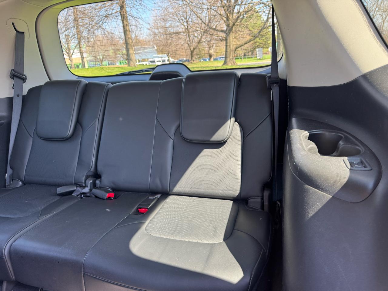 Nissan Armada Platinum AWD 2017