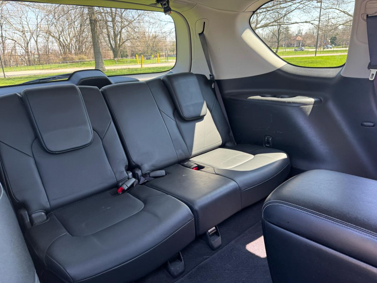 Nissan Armada Platinum AWD 2017