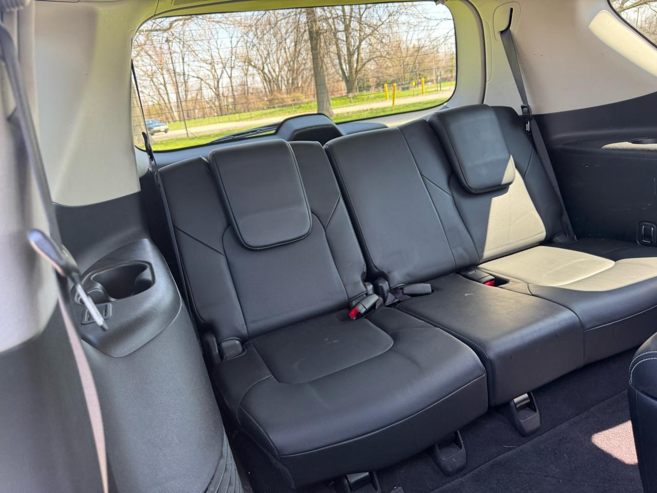 Nissan Armada Platinum AWD 2017