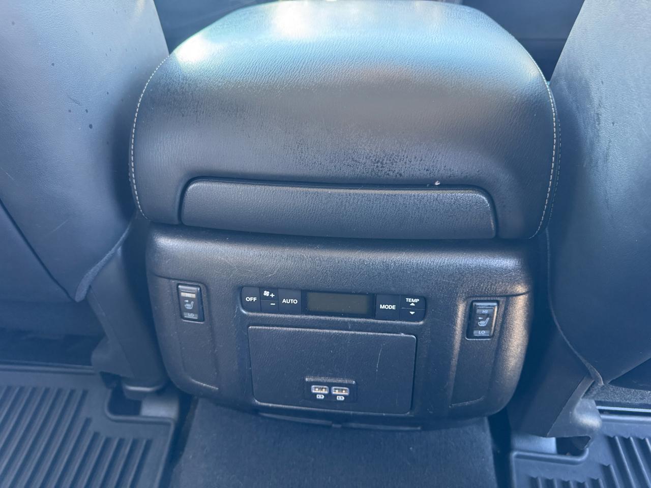 Nissan Armada Platinum AWD 2017