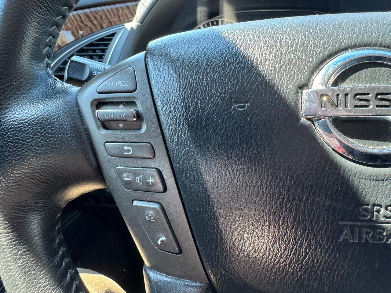 Nissan Armada Platinum AWD 2017