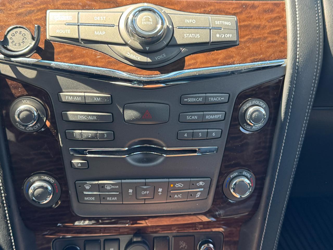 Nissan Armada Platinum AWD 2017