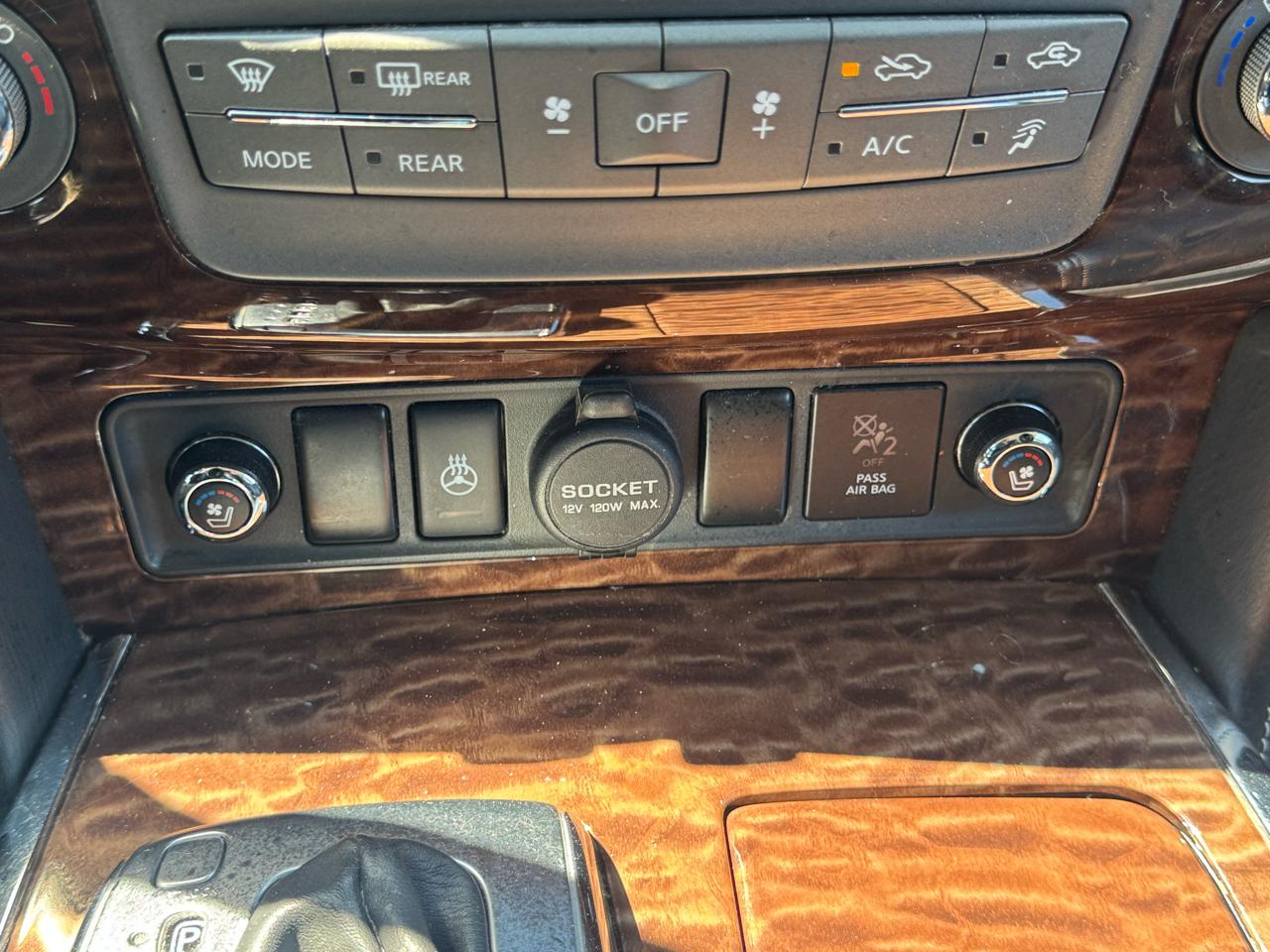 Nissan Armada Platinum AWD 2017