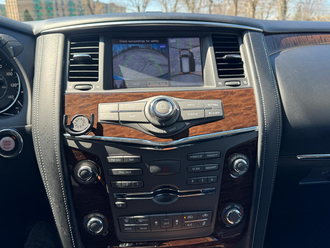 Nissan Armada Platinum AWD 2017