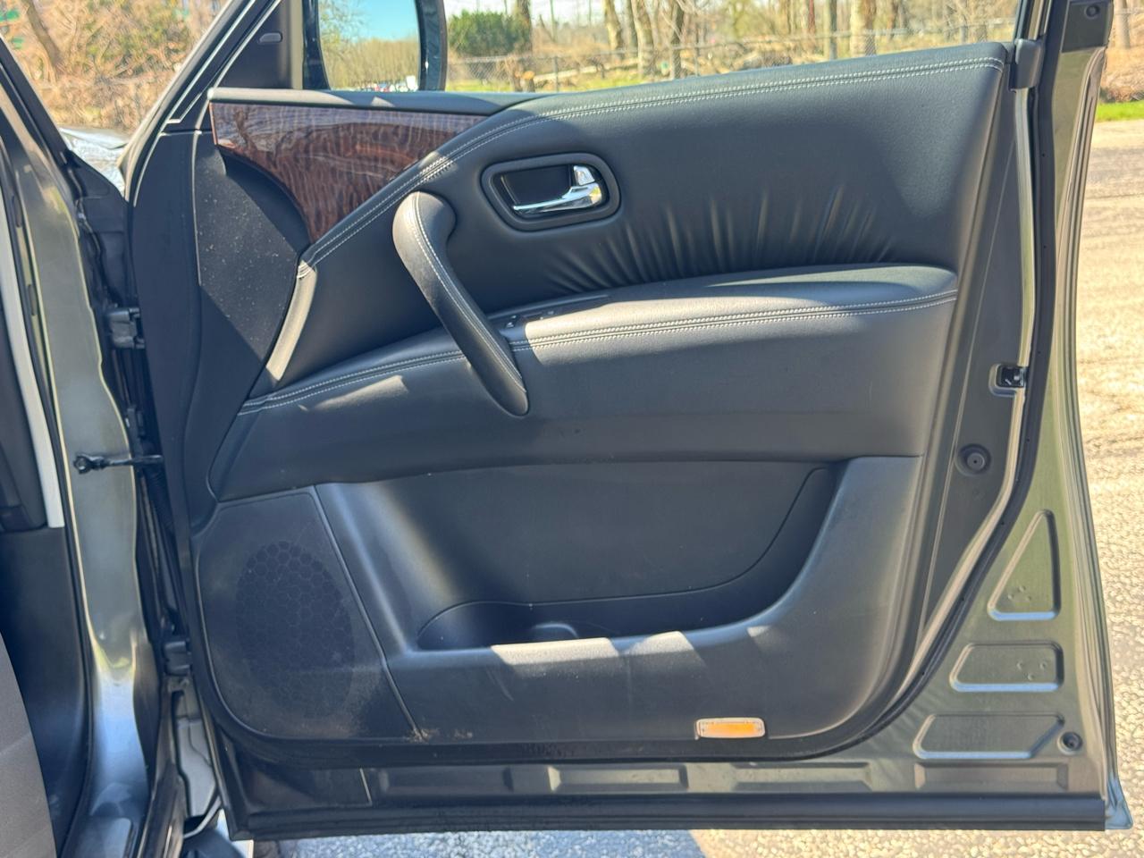 Nissan Armada Platinum AWD 2017