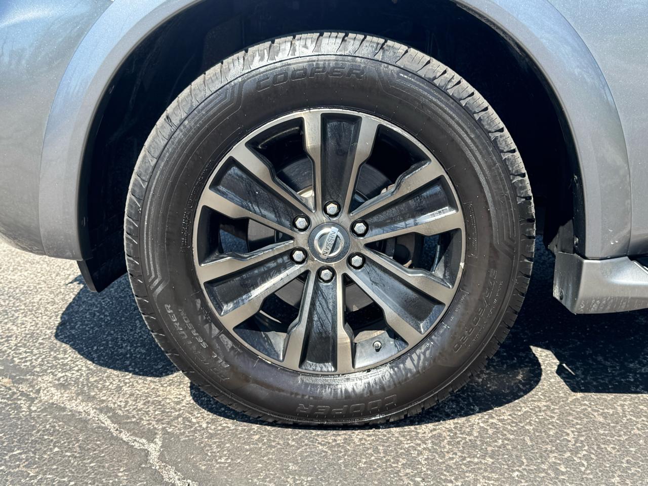 Nissan Armada Platinum AWD 2017