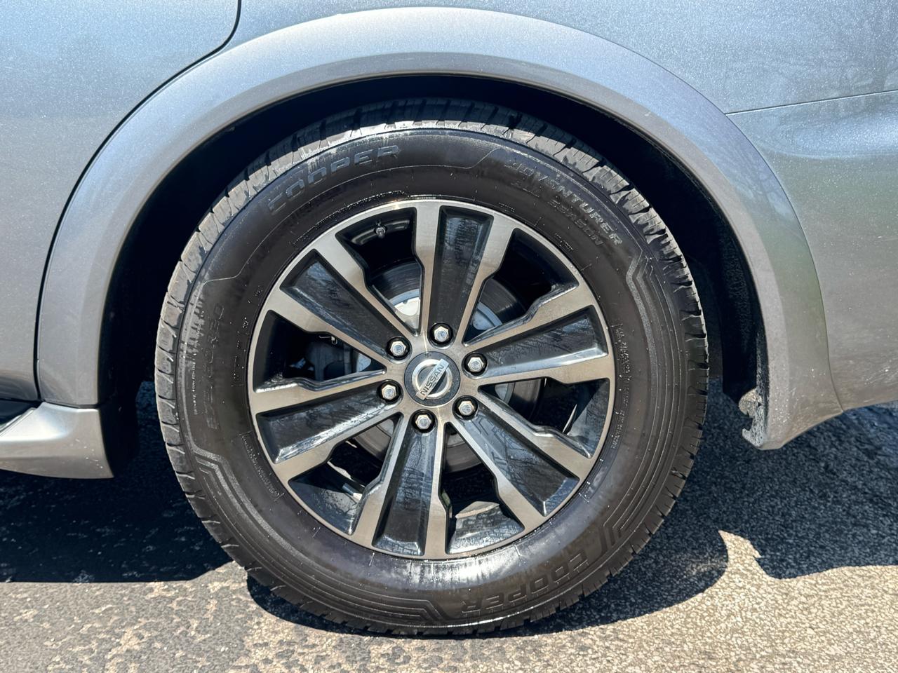 Nissan Armada Platinum AWD 2017