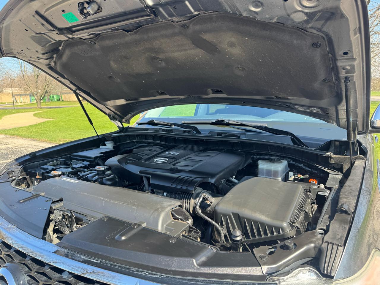 Nissan Armada Platinum AWD 2017