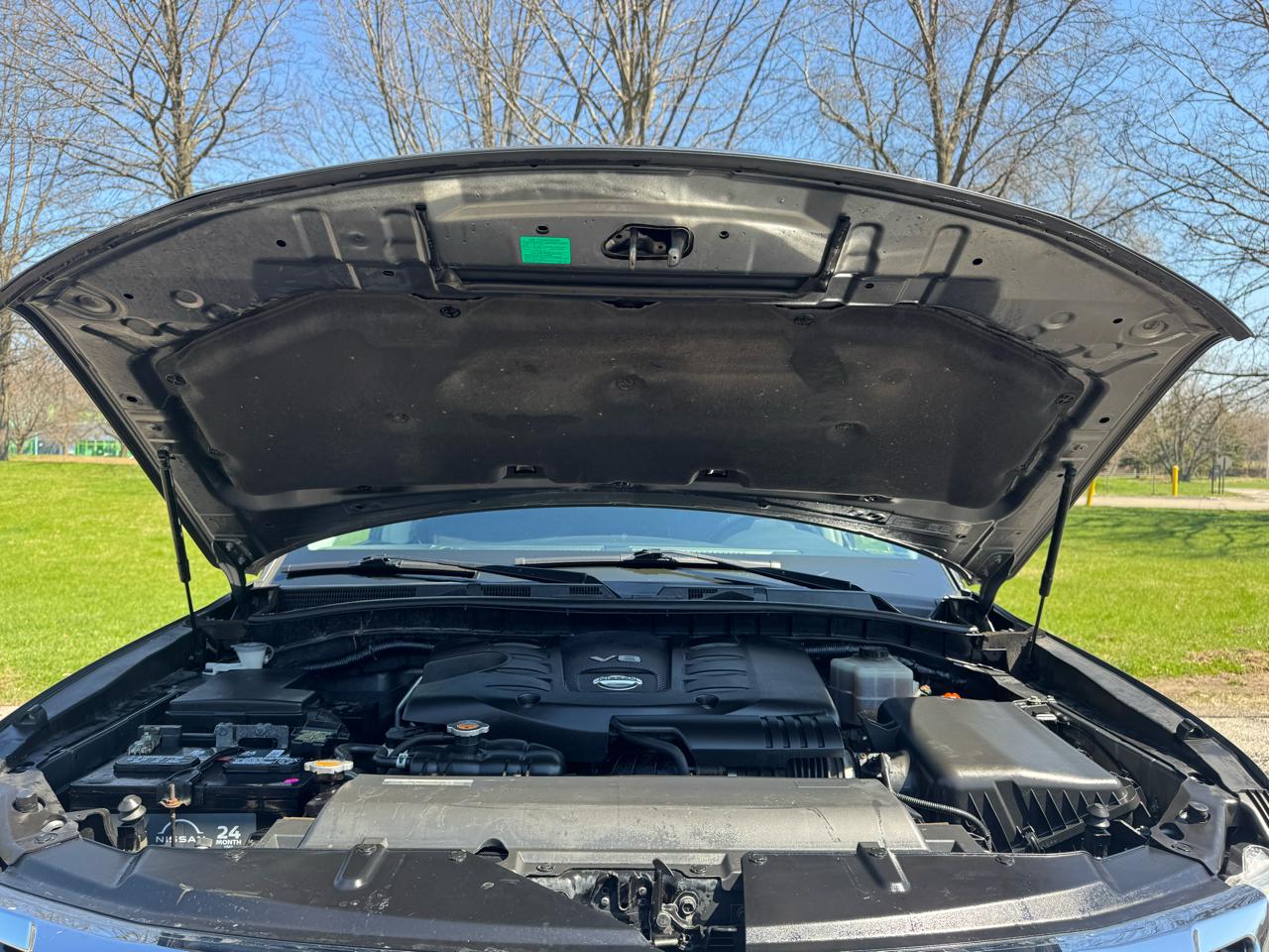 Nissan Armada Platinum AWD 2017