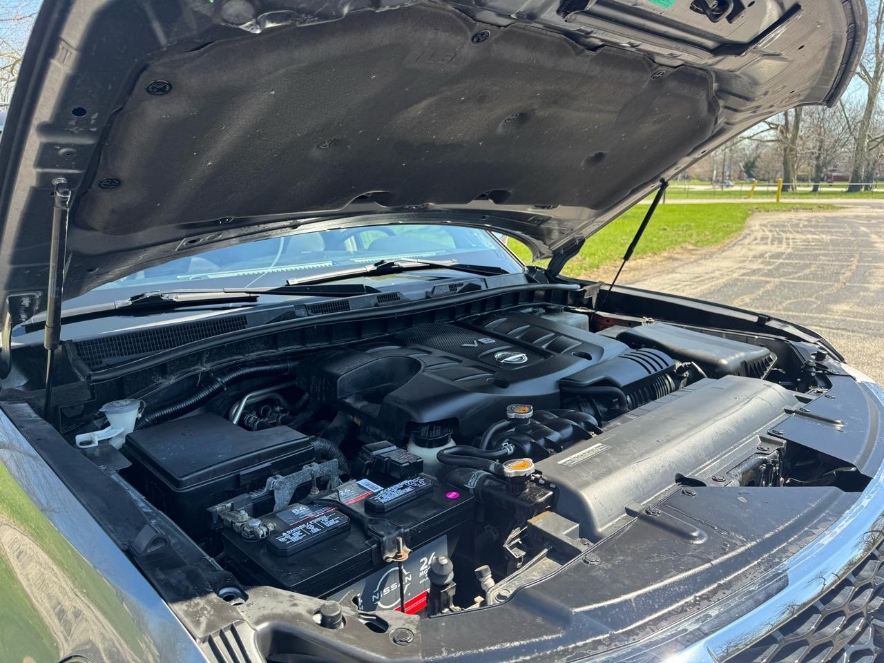 Nissan Armada Platinum AWD 2017