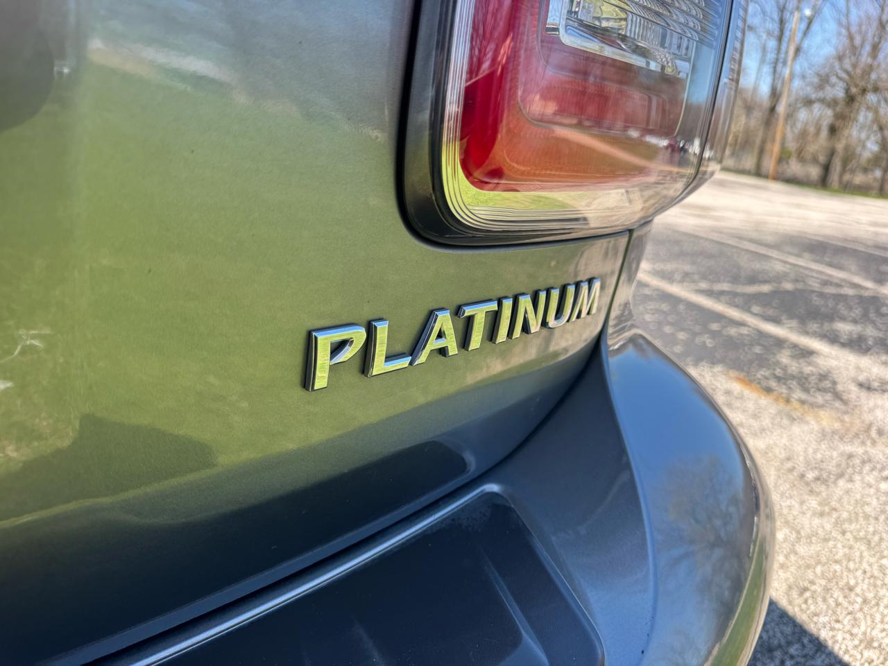 Nissan Armada Platinum AWD 2017