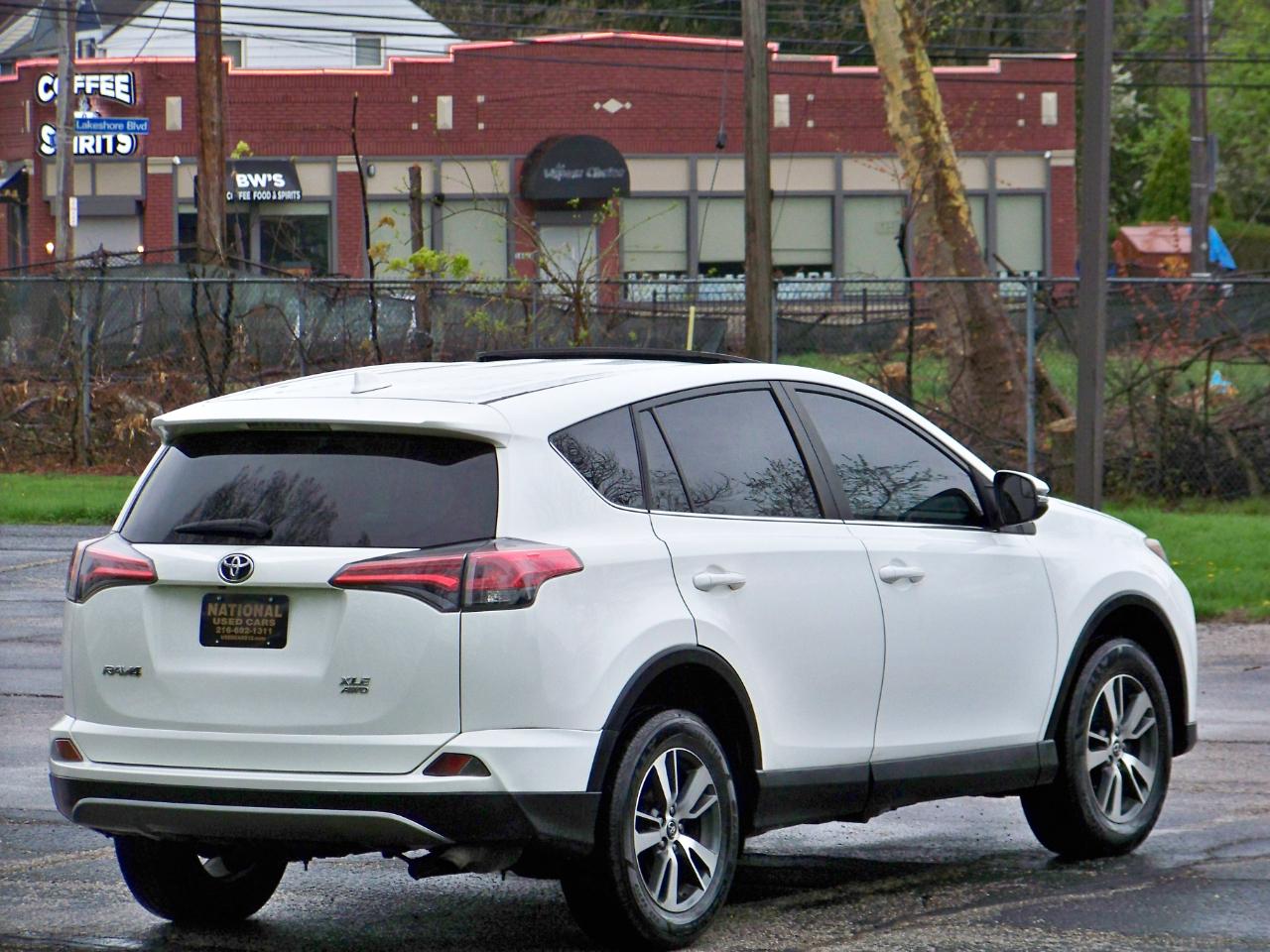 Toyota RAV4 XLE AWD 2018