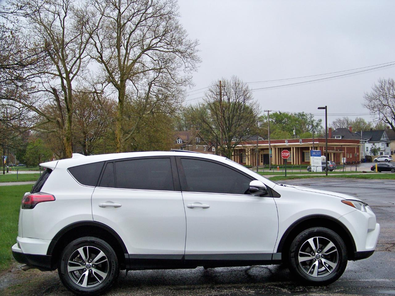 Toyota RAV4 XLE AWD 2018