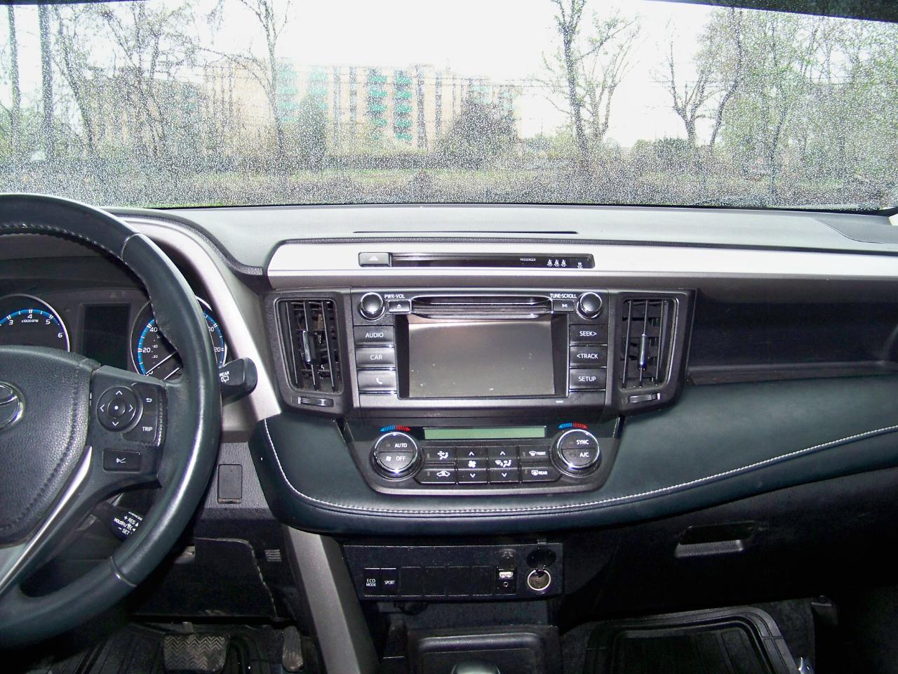 Toyota RAV4 XLE AWD 2018