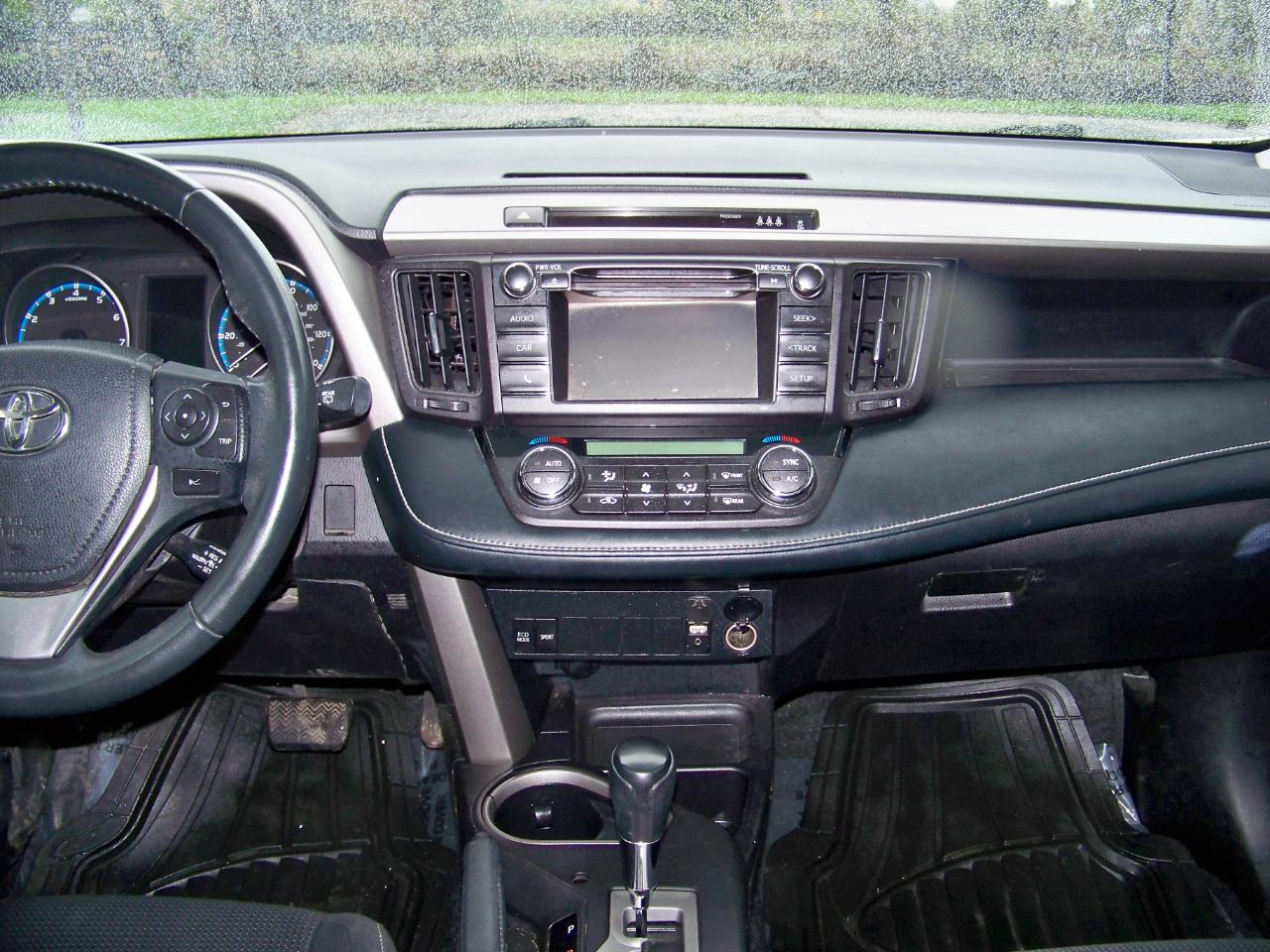 Toyota RAV4 XLE AWD 2018