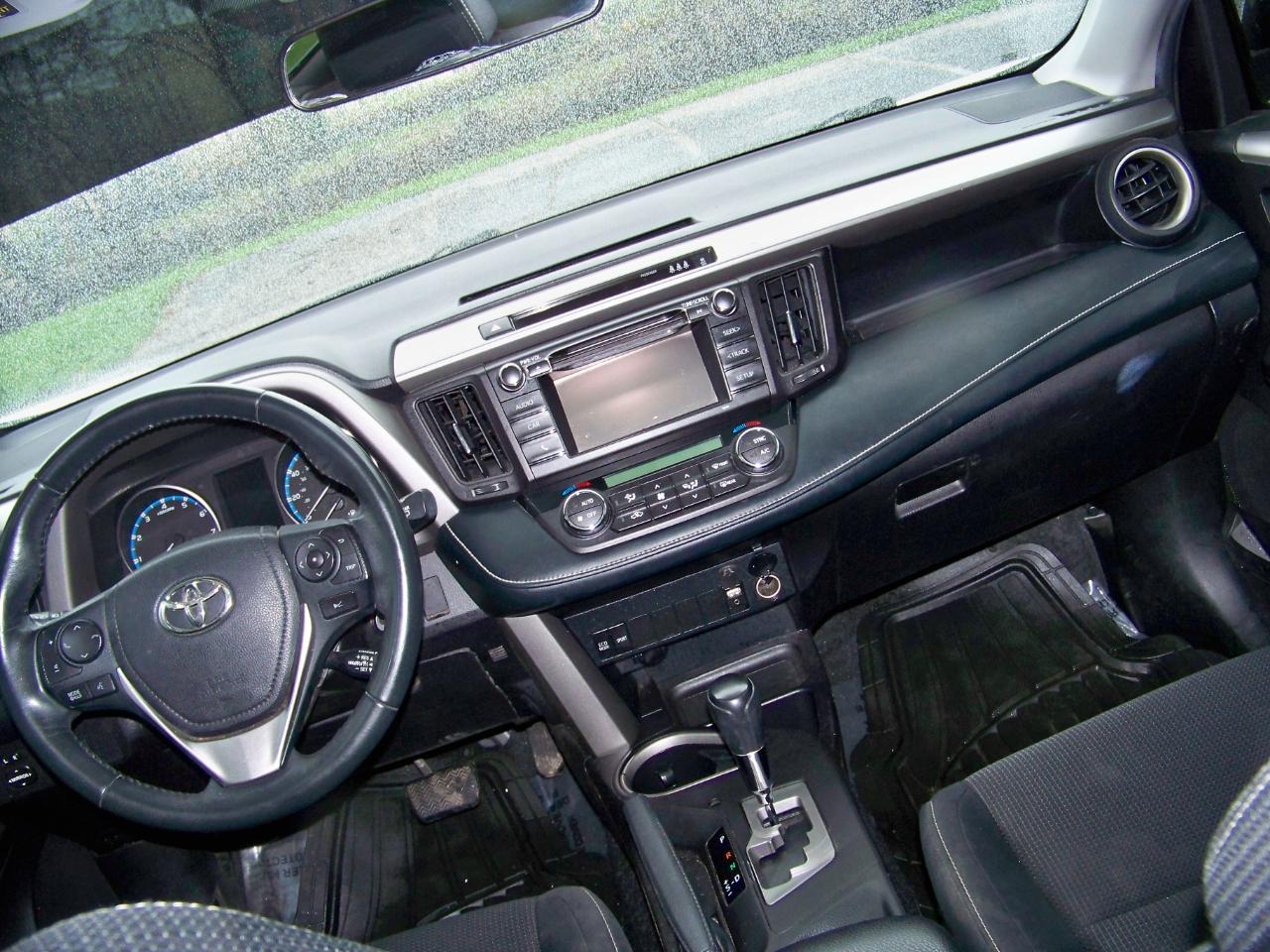 Toyota RAV4 XLE AWD 2018