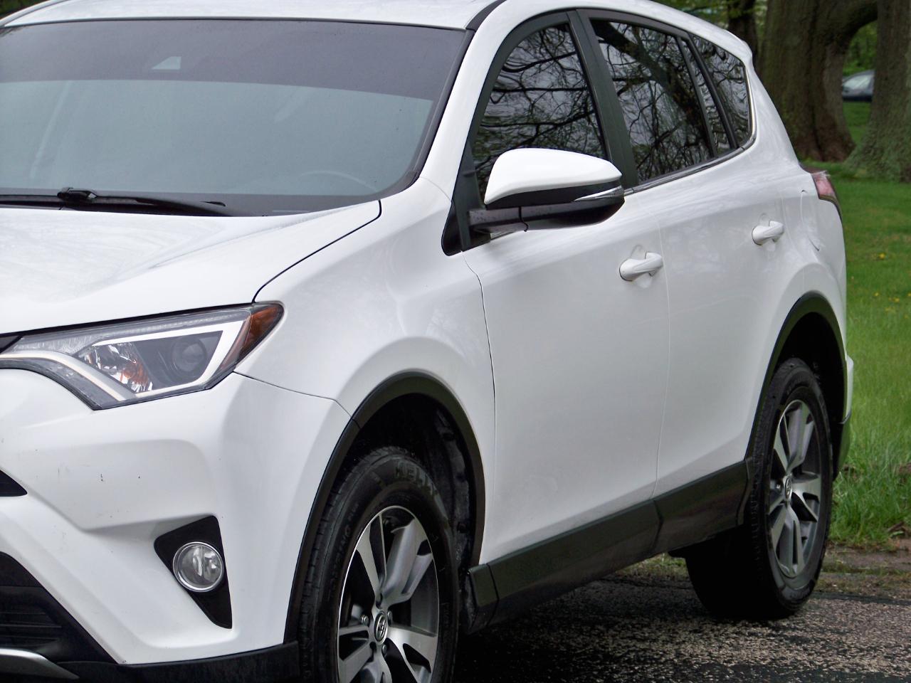 Toyota RAV4 XLE AWD 2018