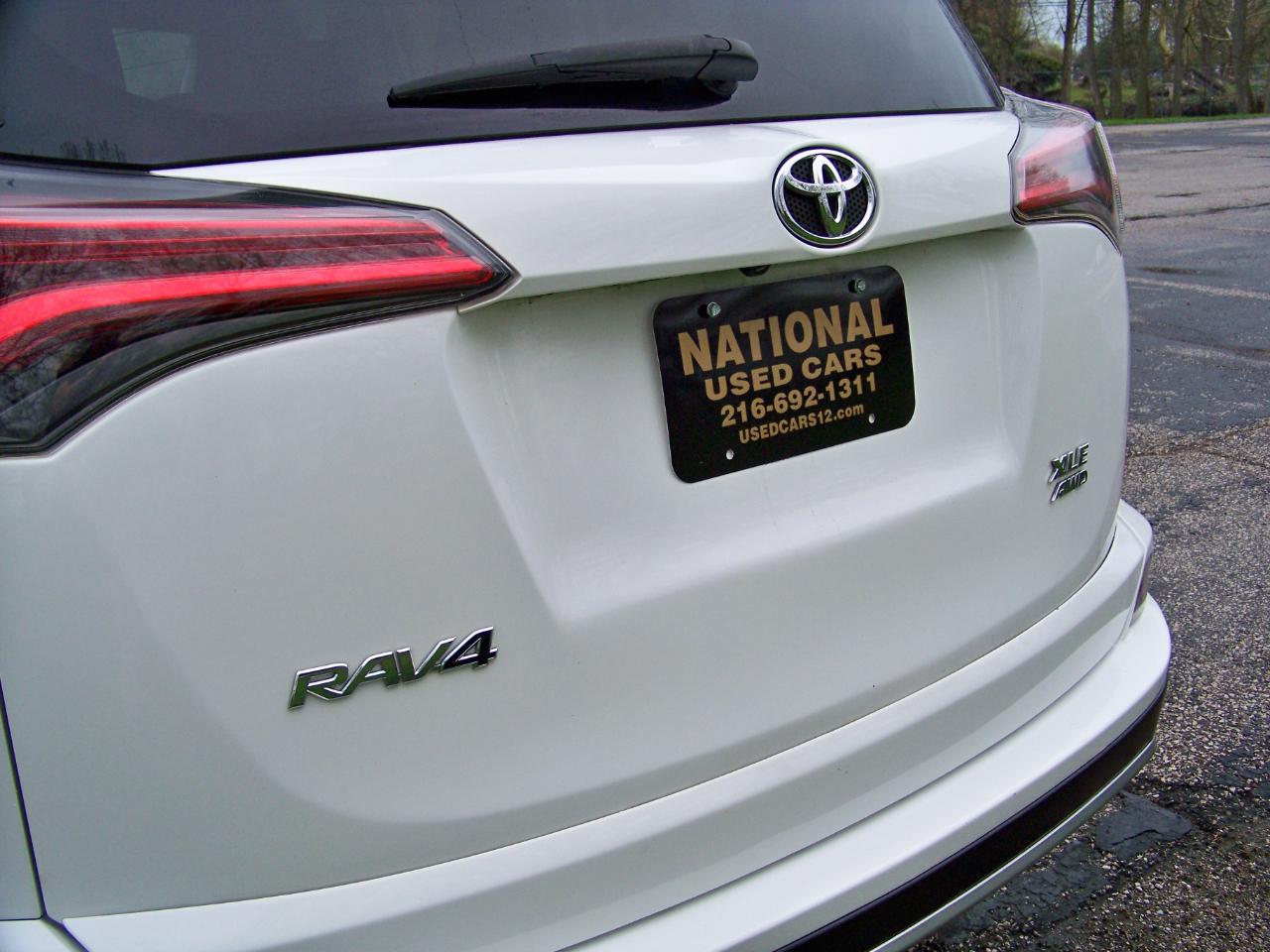 Toyota RAV4 XLE AWD 2018