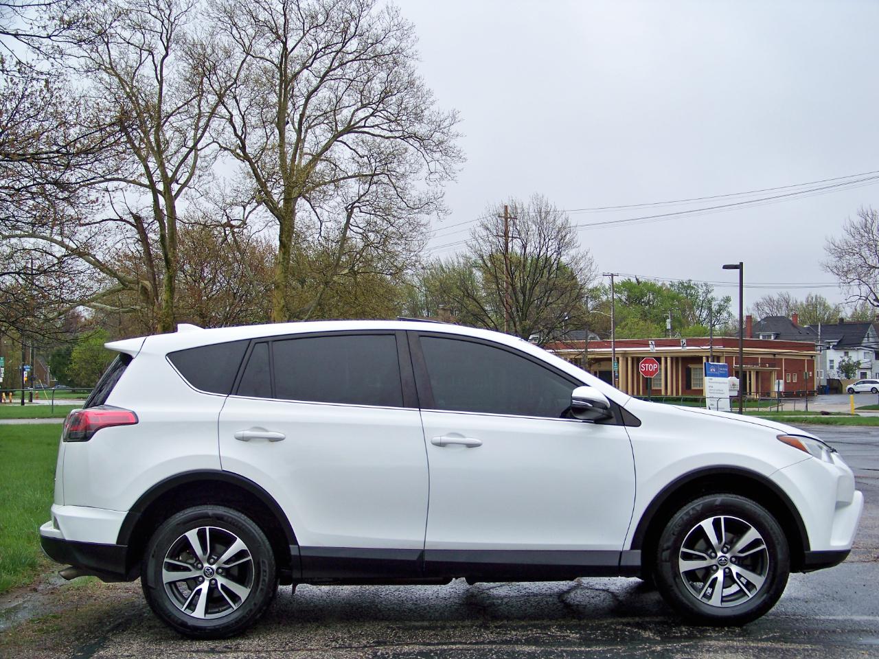 Toyota RAV4 XLE AWD 2018