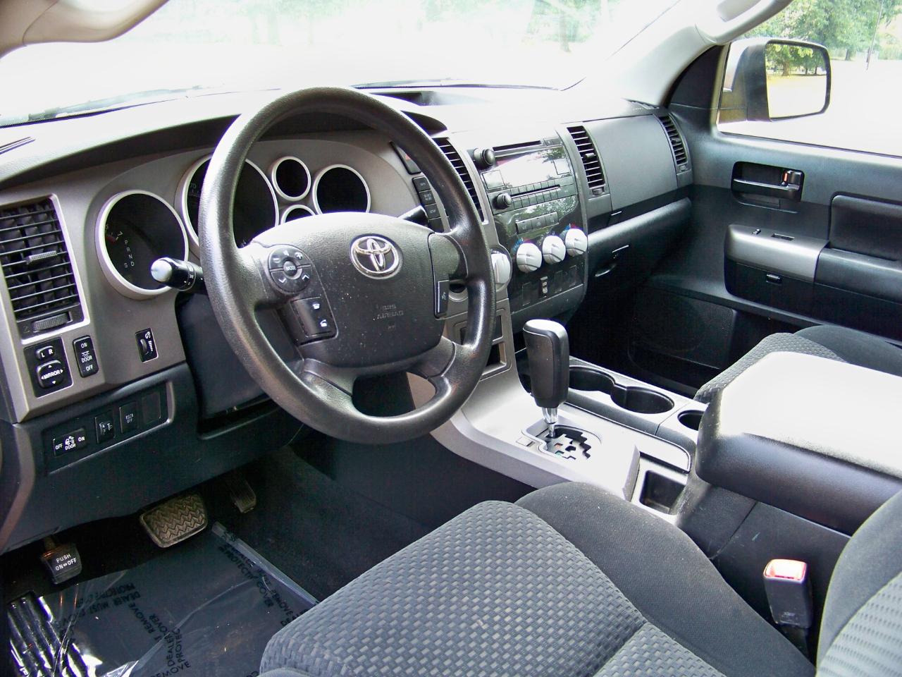 Toyota Tundra Tundra-Grade 5.7L FFV Double Cab 4WD 2010