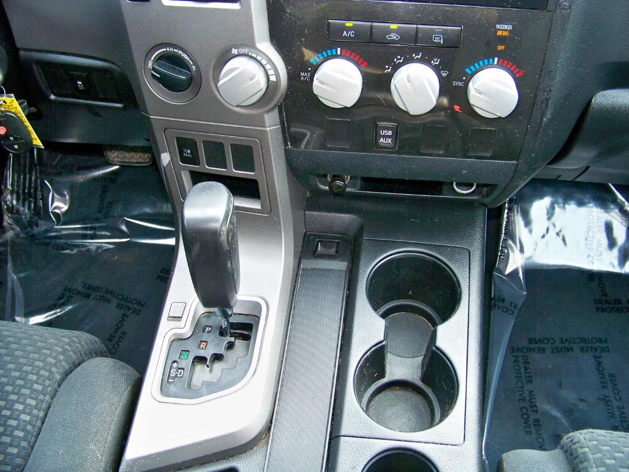 Toyota Tundra Tundra-Grade 5.7L FFV Double Cab 4WD 2010