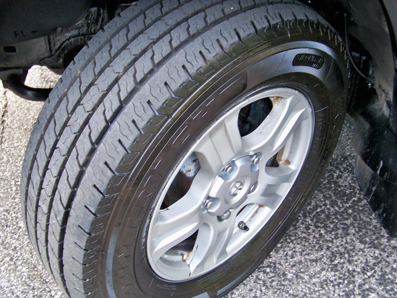 Toyota Tundra Tundra-Grade 5.7L FFV Double Cab 4WD 2010