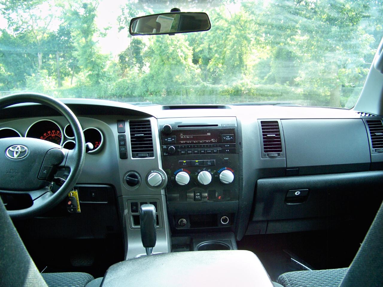 Toyota Tundra Tundra-Grade 5.7L FFV Double Cab 4WD 2010