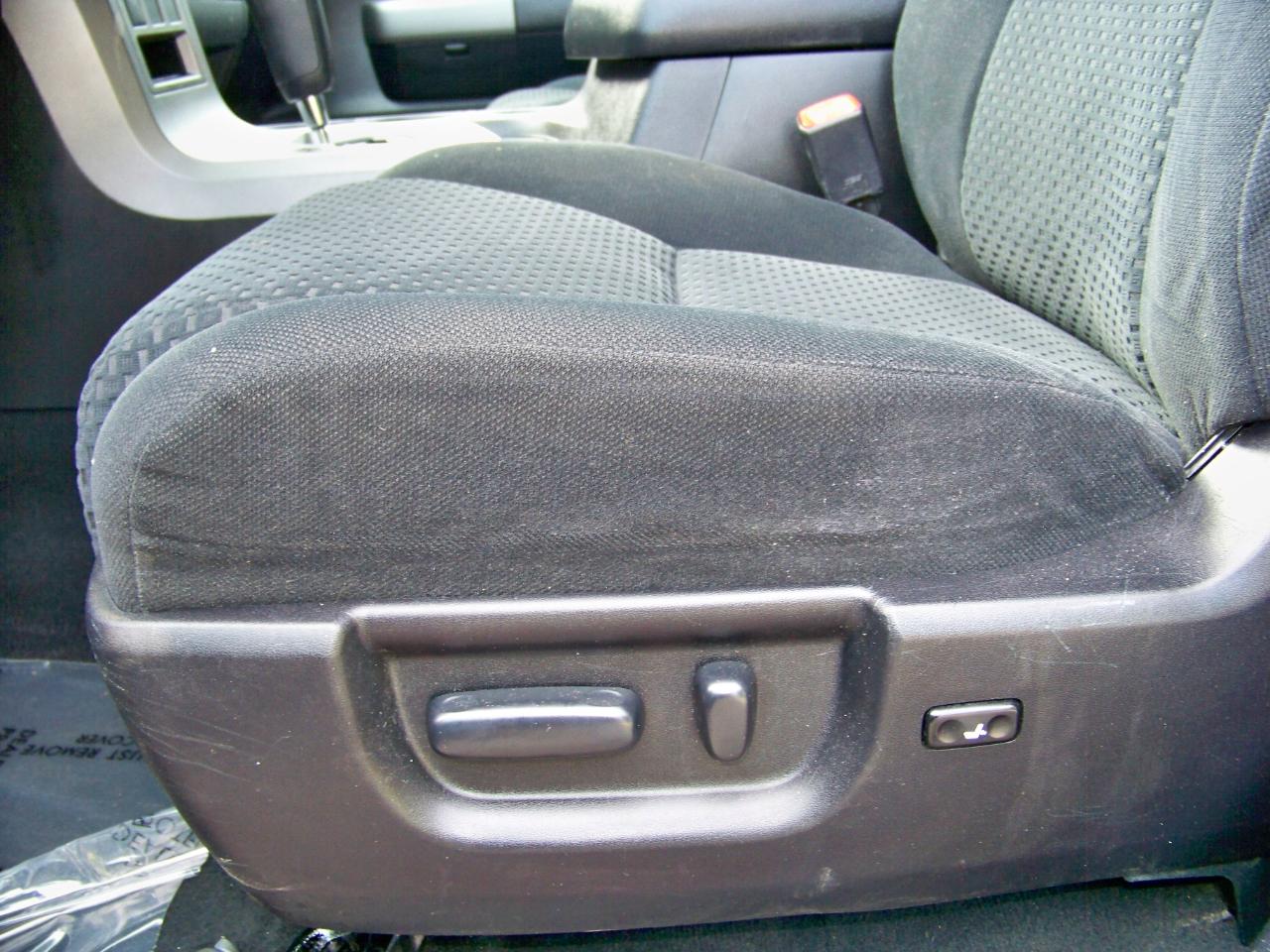 Toyota Tundra Tundra-Grade 5.7L FFV Double Cab 4WD 2010