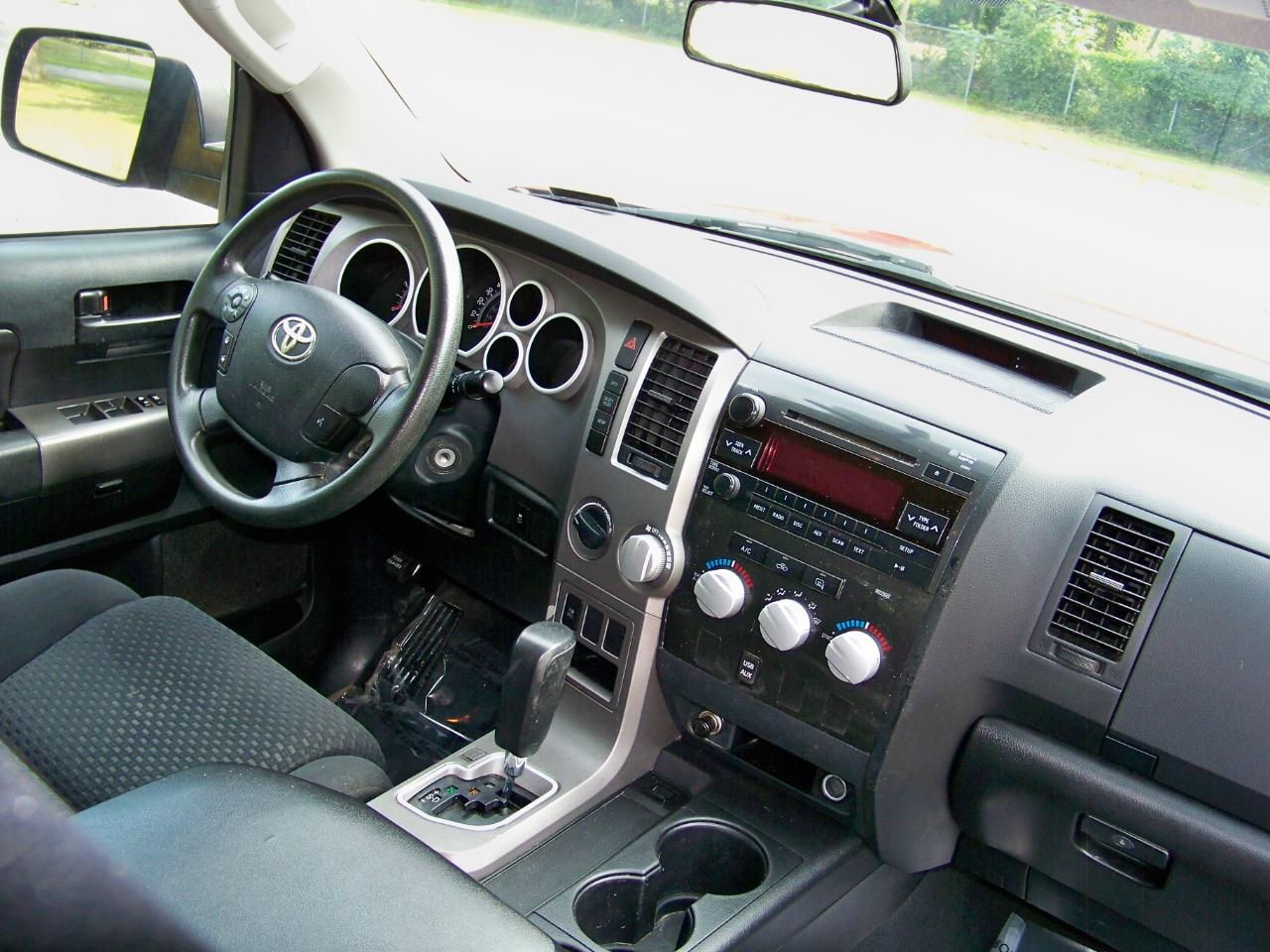 Toyota Tundra Tundra-Grade 5.7L FFV Double Cab 4WD 2010