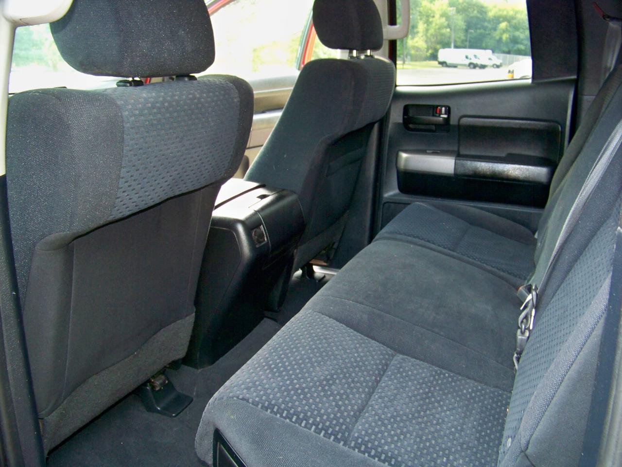 Toyota Tundra Tundra-Grade 5.7L FFV Double Cab 4WD 2010