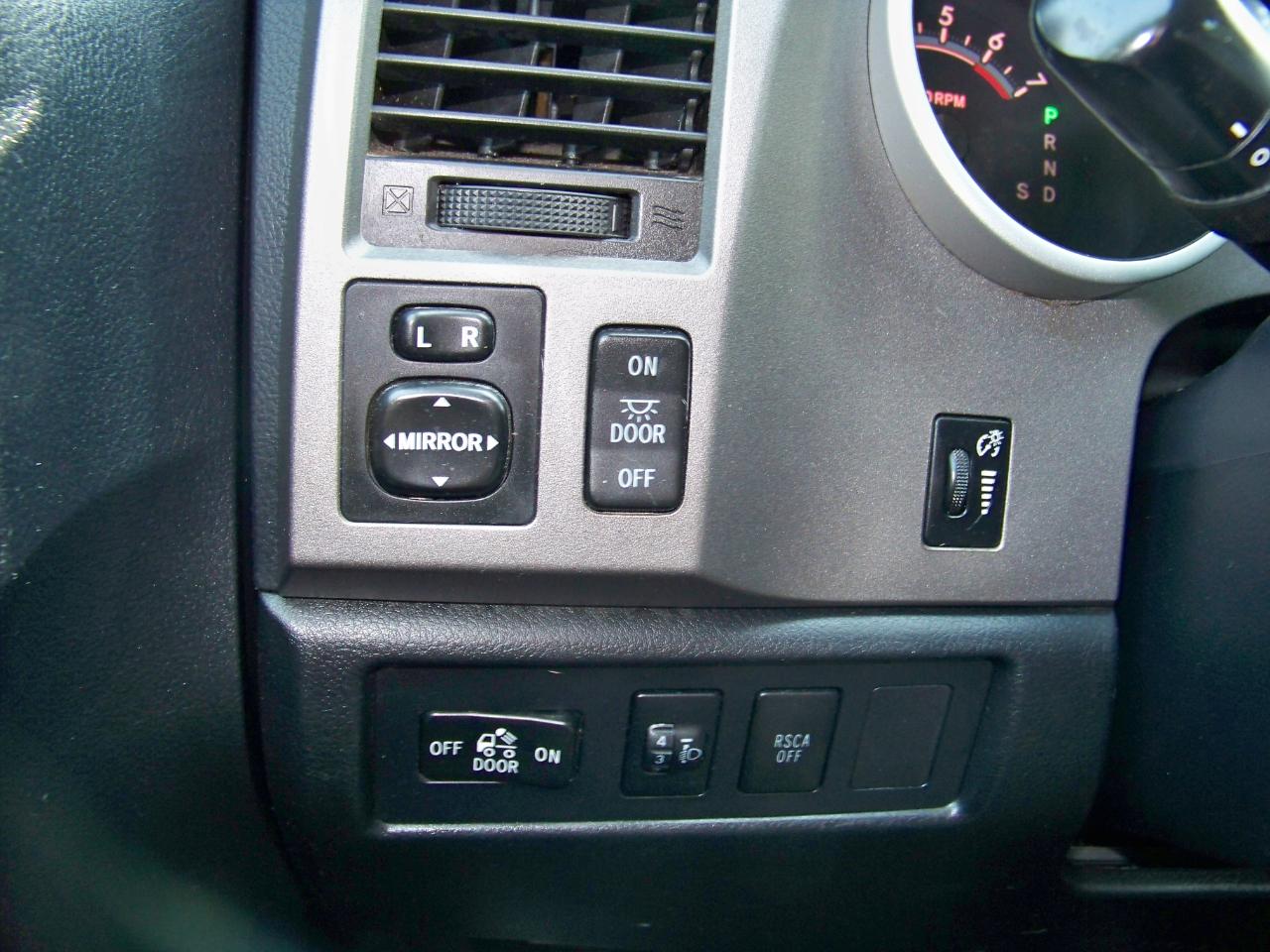 Toyota Tundra Tundra-Grade 5.7L FFV Double Cab 4WD 2010