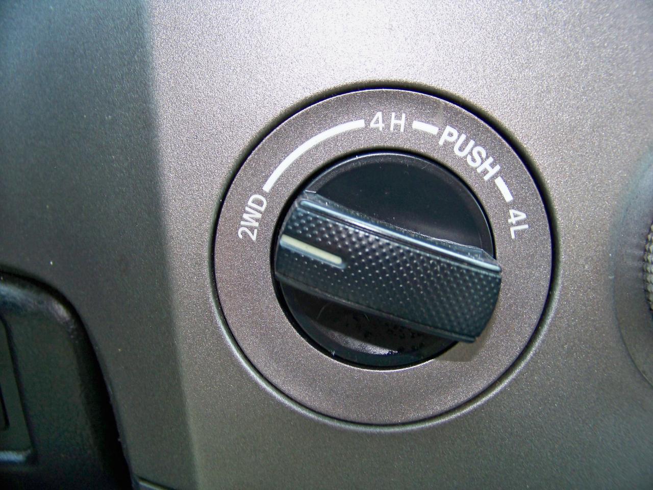 Toyota Tundra Tundra-Grade 5.7L FFV Double Cab 4WD 2010