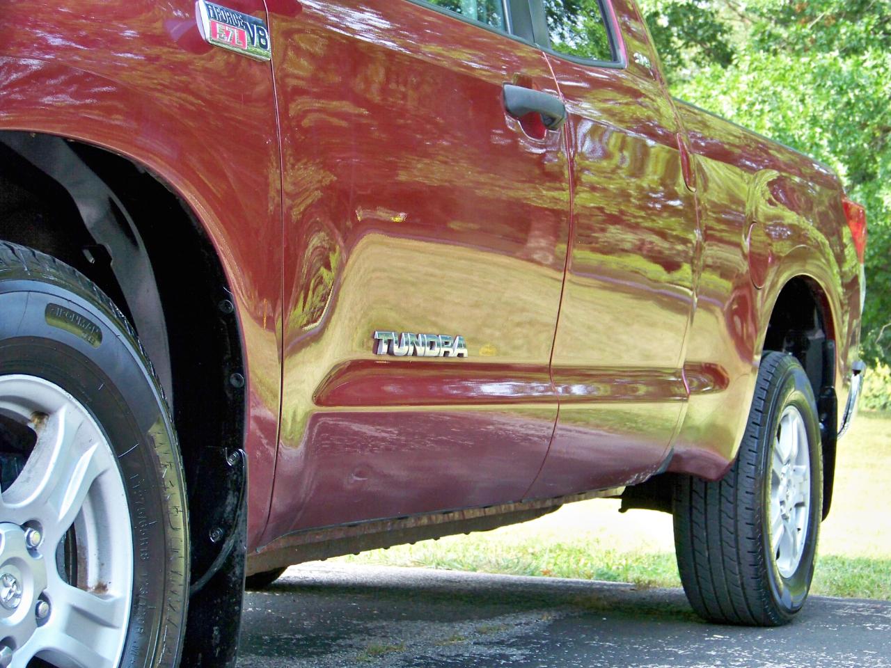 Toyota Tundra Tundra-Grade 5.7L FFV Double Cab 4WD 2010