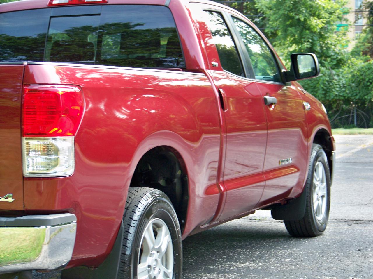 Toyota Tundra Tundra-Grade 5.7L FFV Double Cab 4WD 2010
