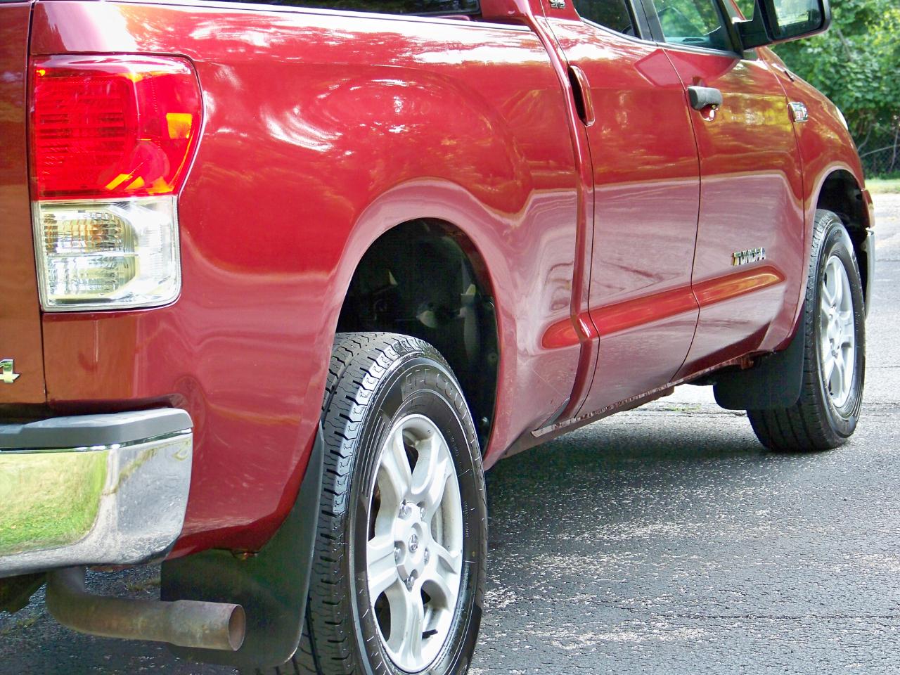 Toyota Tundra Tundra-Grade 5.7L FFV Double Cab 4WD 2010