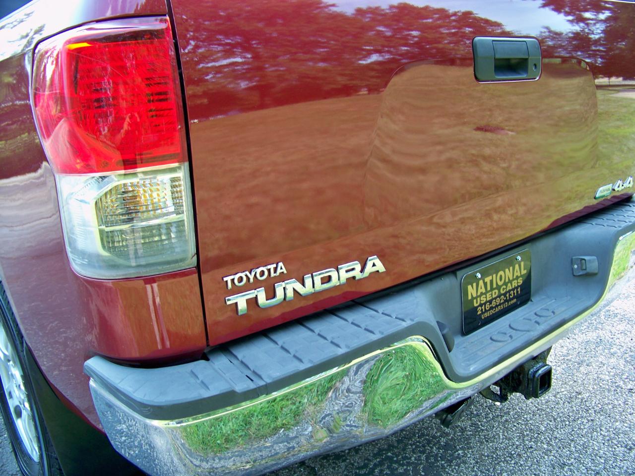 Toyota Tundra Tundra-Grade 5.7L FFV Double Cab 4WD 2010