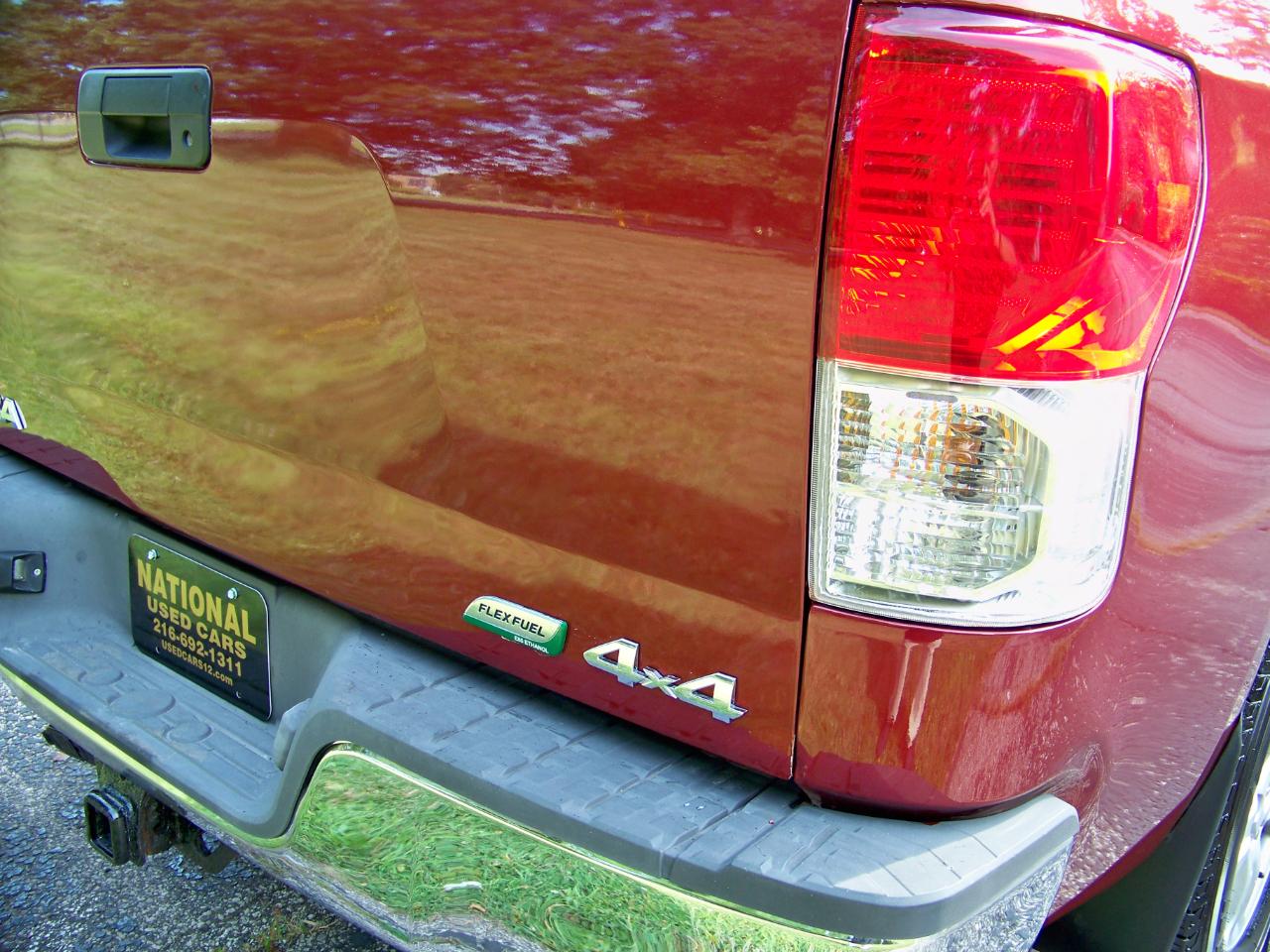 Toyota Tundra Tundra-Grade 5.7L FFV Double Cab 4WD 2010