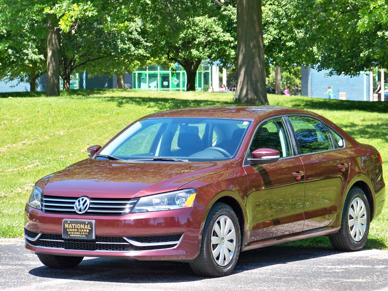 Volkswagen Passat 2.5L S W/Appearance 2013