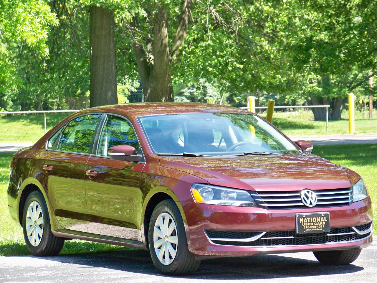 Volkswagen Passat 2.5L S W/Appearance 2013